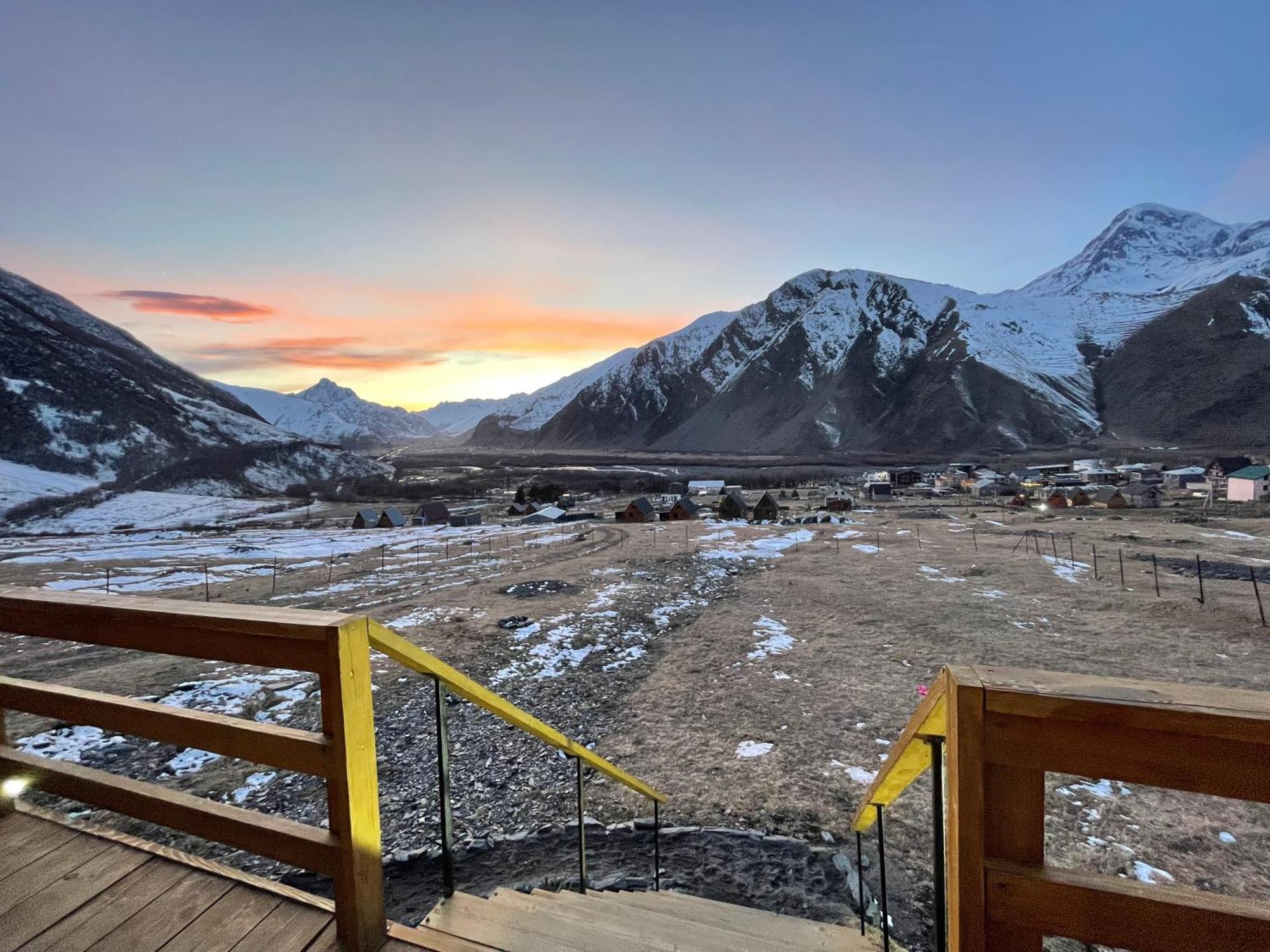 Memory Hut_Kazbegi Apartment Luaran gambar